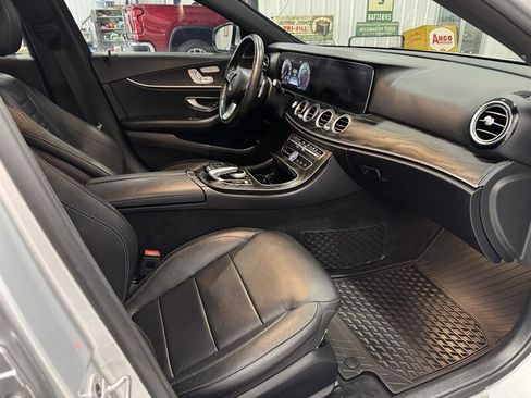 Used 2018 Mercedes-Benz E 400 4MATIC Wagon image 16