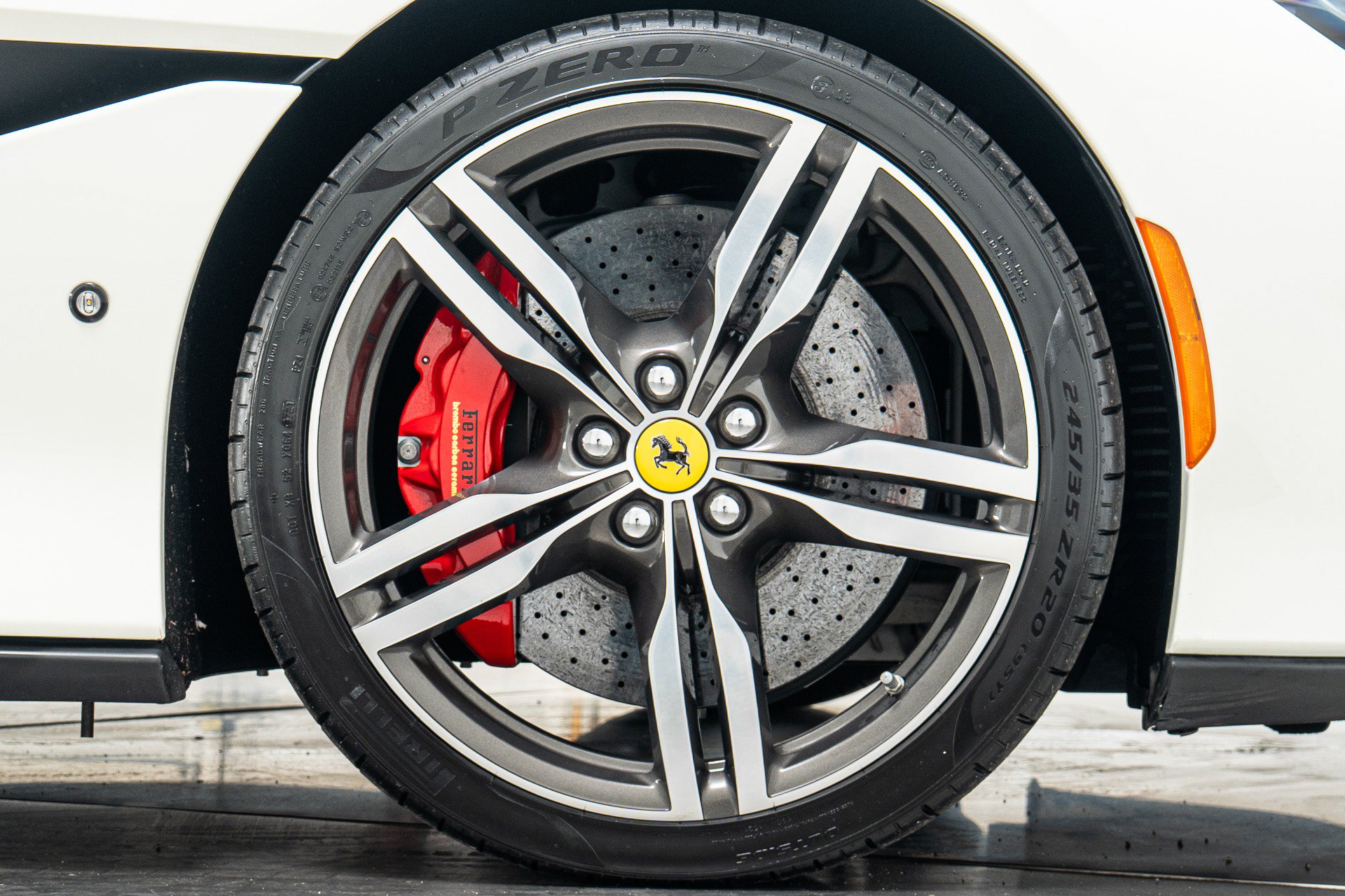 Used 2019 Ferrari Portofino RWD image 46
