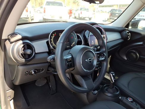 Used 2022 MINI Cooper 2-Door Hardtop FWD image 23