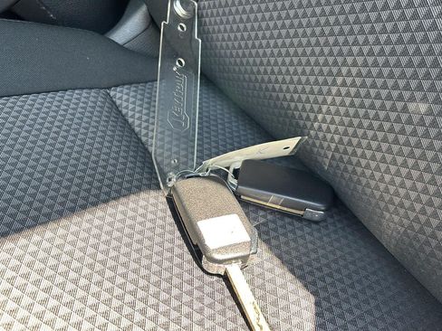 Used 2025 Kia Soul LX FWD image 19