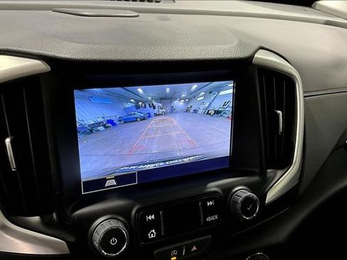 Used 2023 GMC Terrain SLT w/ Infotainment Package II FWD image 14