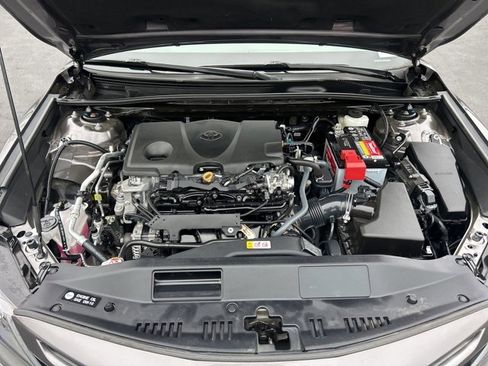 Used 2022 Toyota Camry SE image 11