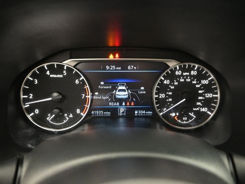 Used 2024 Nissan Altima 2.5 SV image 15