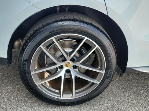 Certified 2026 Porsche Macan AWD/4WD image 15