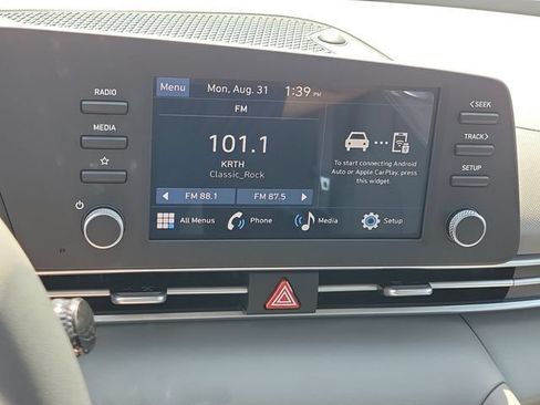 New 2026 Hyundai Elantra SE FWD image 11