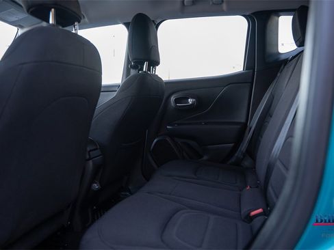 Used 2022 Jeep Renegade Latitude image 10