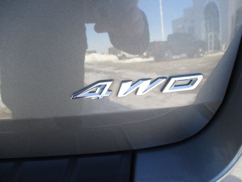 Used 2023 Ford Explorer XLT w/ Equipment Group 202A image 6