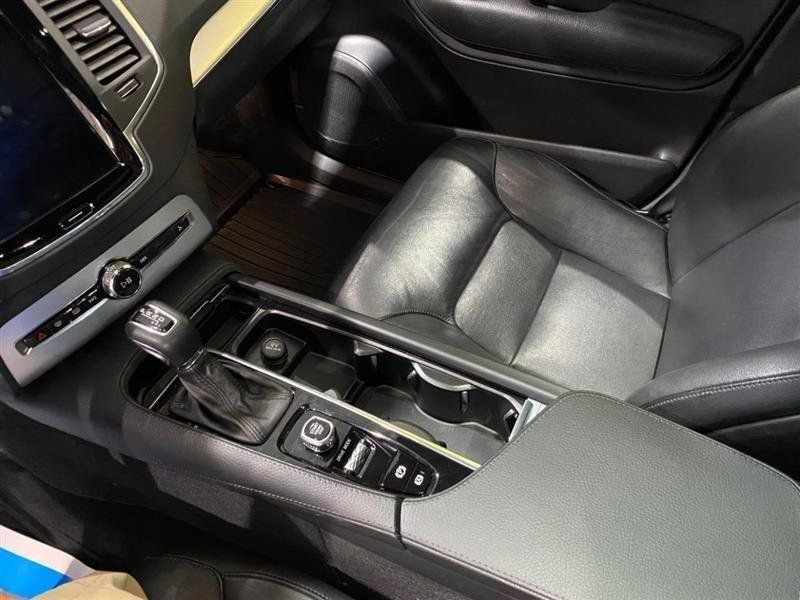 Used 2018 Volvo XC90 T5 Momentum w/ Convenience Package AWD/4WD image 19