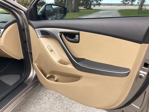 Used 2013 Hyundai Elantra GLS image 38