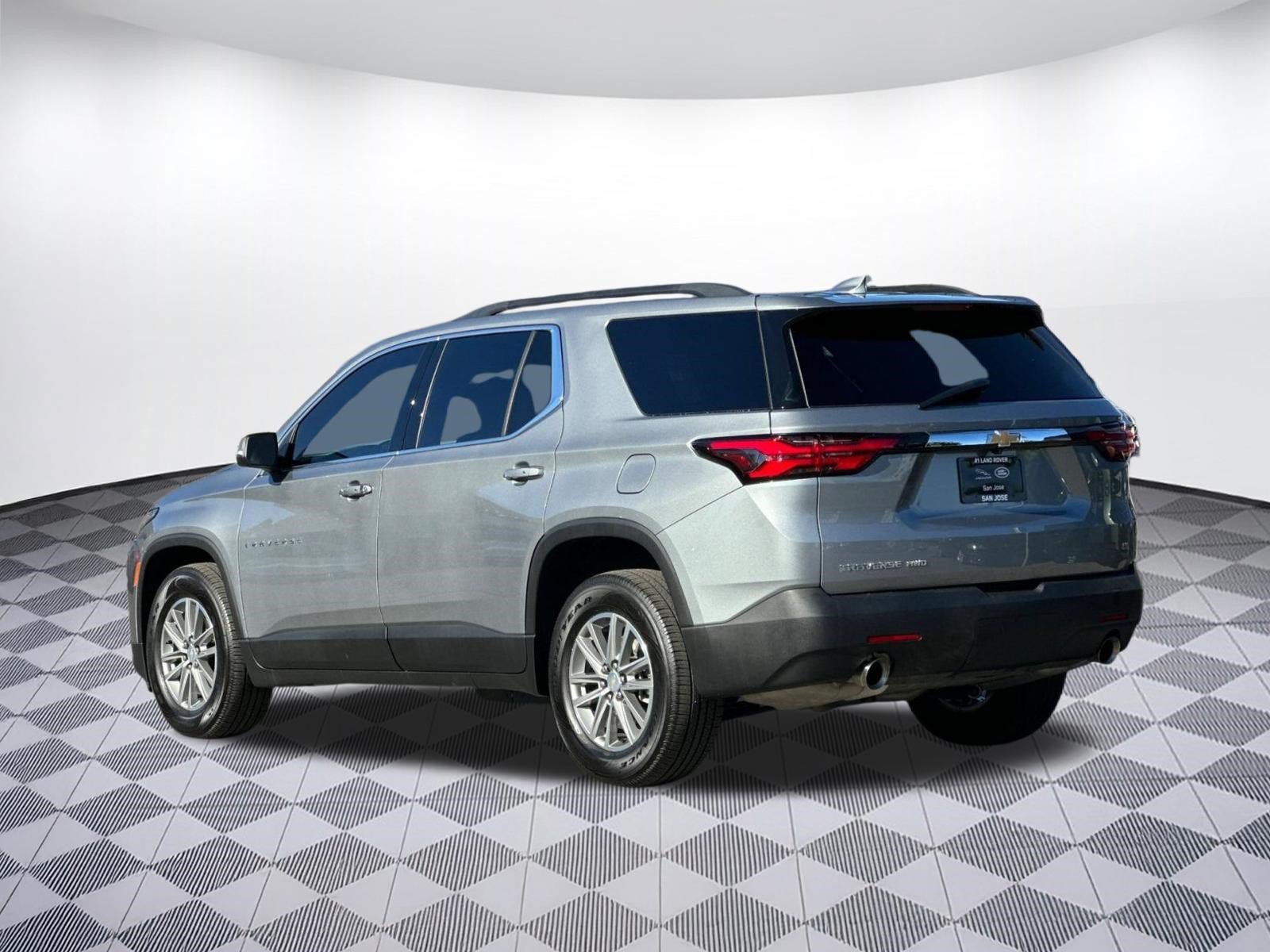 Used 2023 Chevrolet Traverse LT w/ LPO, Cargo Package AWD/4WD image 3
