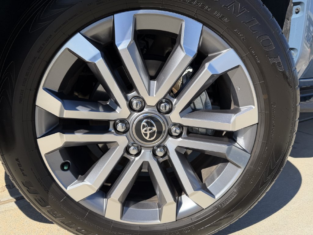 Used 2026 Toyota 4Runner Limited AWD/4WD image 9
