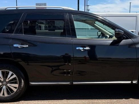 Used 2017 Nissan Pathfinder S FWD image 9