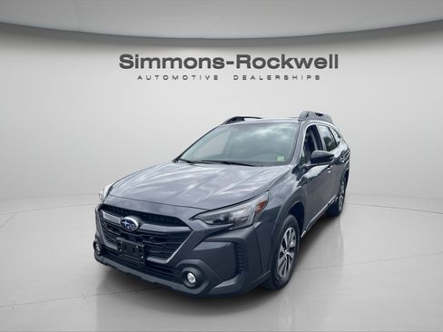 Used 2024 Subaru Outback Premium AWD/4WD image 1