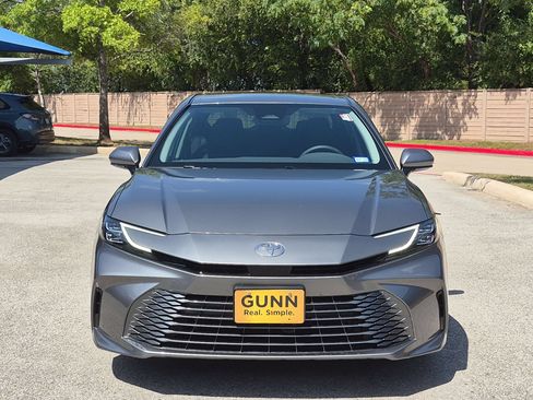 Used 2026 Toyota Camry XLE FWD image 8
