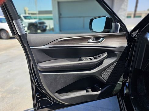 New 2026 Jeep Grand Cherokee Altitude RWD image 19