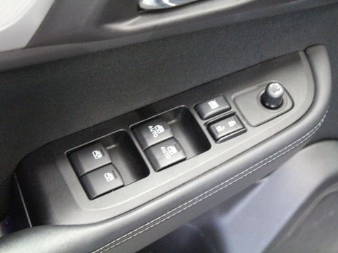 Used 2017 Subaru Outback 2.5i Premium image 18