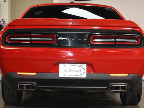 Used 2020 Dodge Challenger SXT image 2