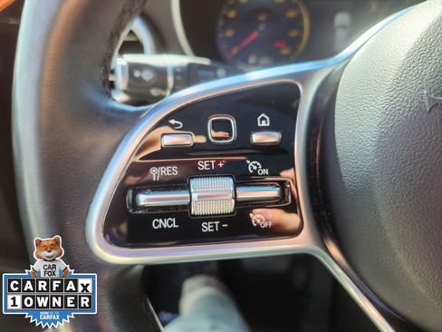 Used 2021 Mercedes-Benz GLC 300 4MATIC image 9