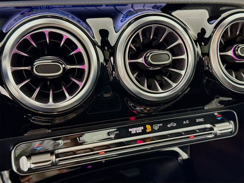 Used 2025 Mercedes-Benz CLA 250 image 17