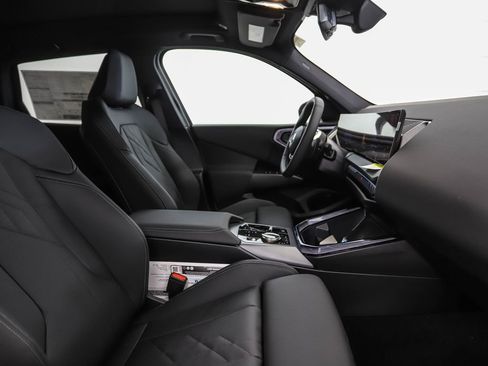 New 2025 BMW X3 xDrive30i w/ Premium Package image 30