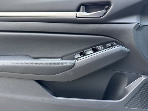 New 2025 Nissan Altima 2.5 SL image 8