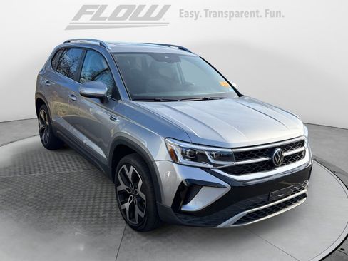 Used 2022 Volkswagen Taos SEL image 1