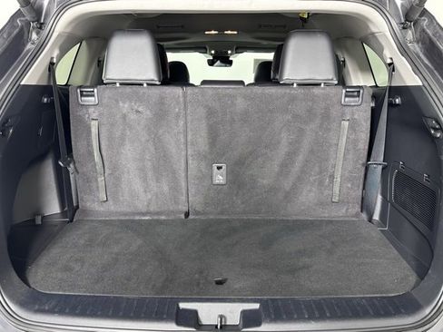 Used 2024 Toyota Highlander XLE image 28