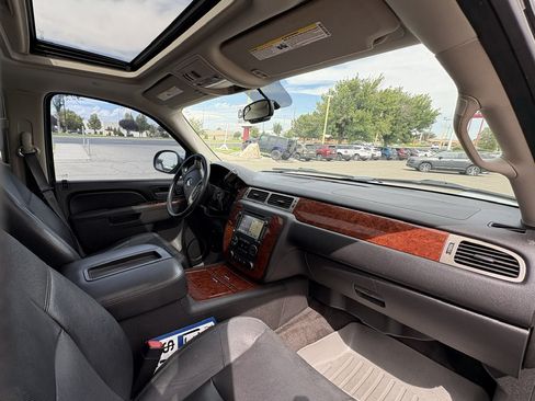 Used 2013 Chevrolet Tahoe LTZ AWD/4WD image 42