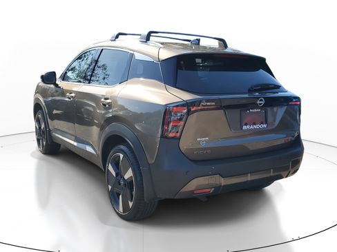 New 2026 Nissan Kicks SR w/ SR Premium Package AWD/4WD image 5