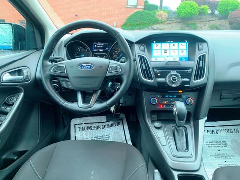 Used 2018 Ford Focus SEL w/ Winter Package FWD image 5