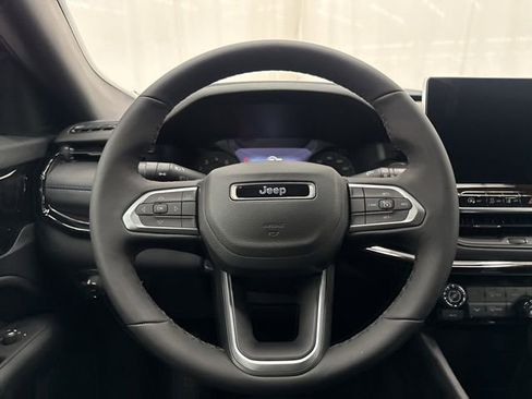 New 2026 Jeep Compass Latitude image 9