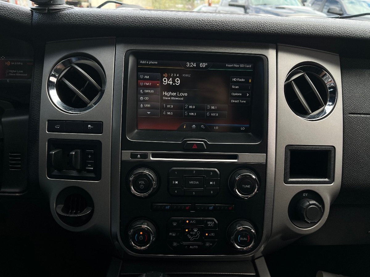 Used 2015 Ford Expedition EL XLT w/ Equipment Group 202A RWD image 13
