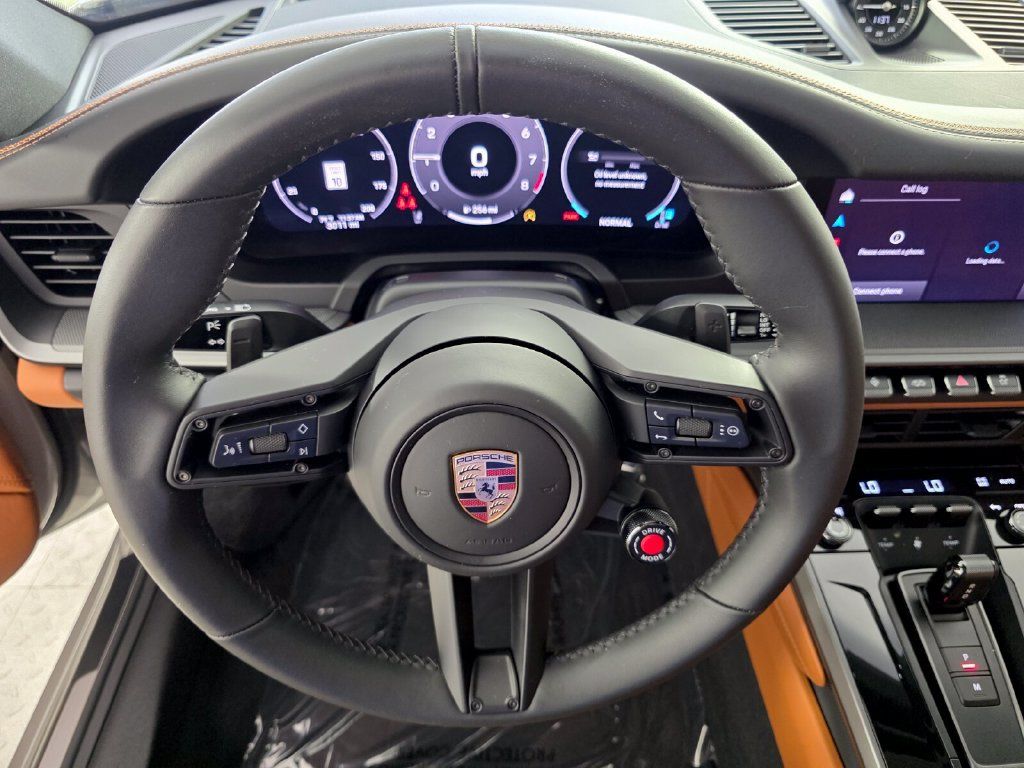 Used 2025 Porsche 911 Carrera RWD image 16