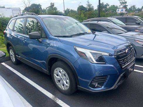 Used 2023 Subaru Forester AWD/4WD image 3