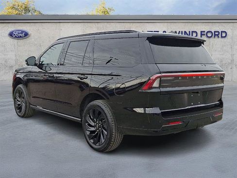 Used 2025 Lincoln Navigator Reserve w/ Jet Appearance Package AWD/4WD image 4