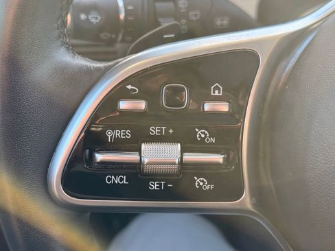 Used 2022 Mercedes-Benz GLC 300 4MATIC image 26