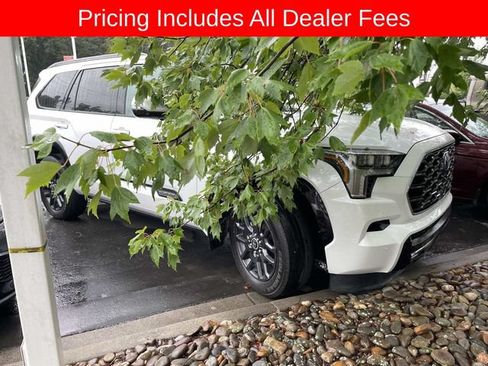 Used 2023 Toyota Sequoia Platinum AWD/4WD image 11