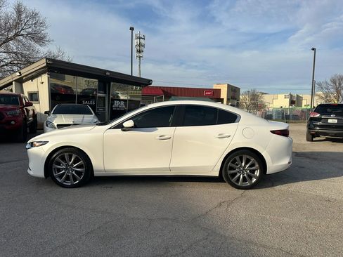Used 2019 MAZDA MAZDA3 Preferred Sedan 4D image 2