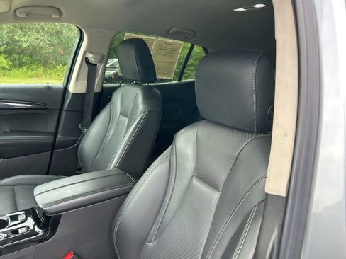 Used 2023 Buick Envision Essence image 15