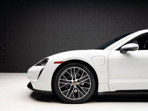 Used 2023 Porsche Taycan w/ Premium Package image 17