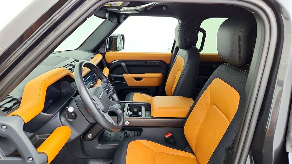 Used 2024 Land Rover Defender 110 X-Dynamic SE AWD/4WD image 21