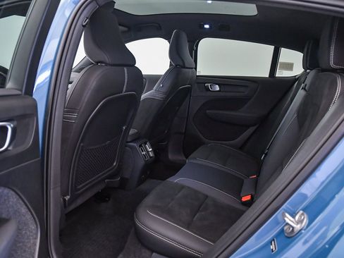 Certified 2023 Volvo C40 P8 Recharge Plus image 20