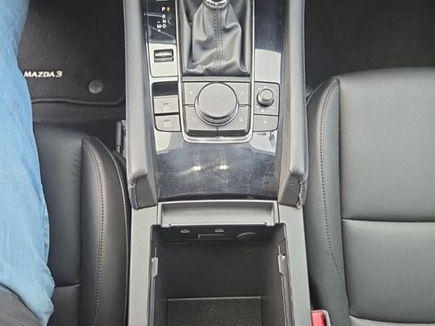 Used 2024 MAZDA MAZDA3 s image 22