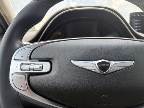 Used 2025 Genesis GV70 2.5T AWD/4WD image 10