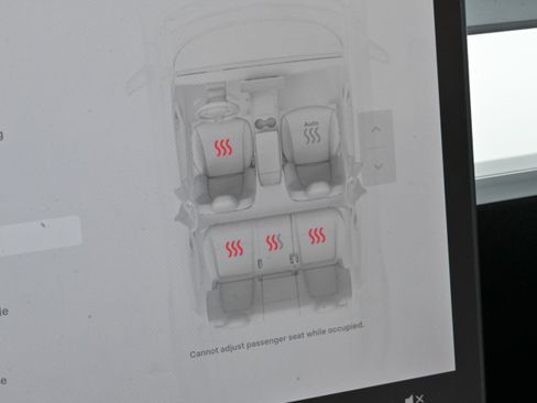 Used 2023 Tesla Model Y Long Range image 30