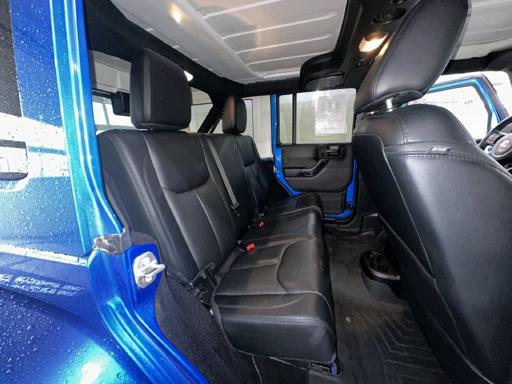 Used 2015 Jeep Wrangler Unlimited Sahara AWD/4WD image 27