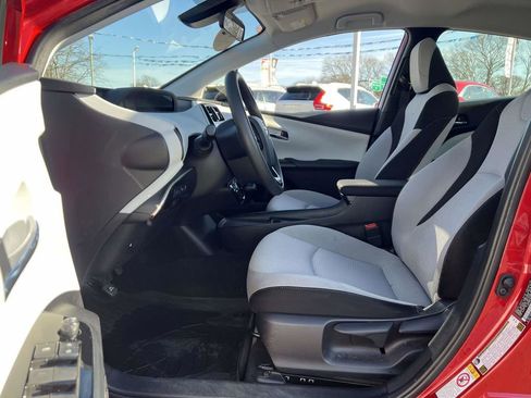 Used 2019 Toyota Prius LE image 11