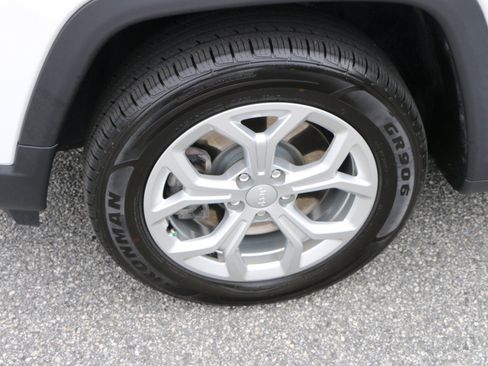 Used 2024 Jeep Compass Sport AWD/4WD image 14