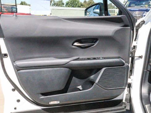 Certified 2025 Lexus UX 300h FWD w/ Accessory Package (Z2) image 22