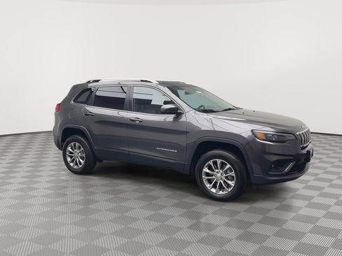 Used 2019 Jeep Cherokee Latitude Plus w/ Cold Weather Group image 38